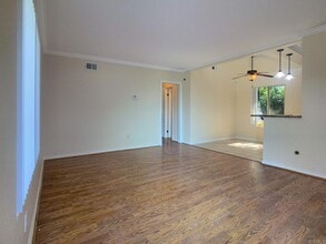 Building Photo - Heart of El Cajon!