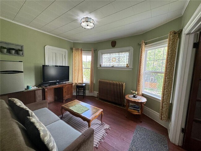 Building Photo - 1464 W Minnehaha Ave