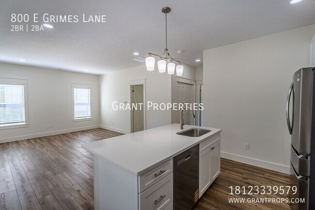 Building Photo - 800 E Grimes Ln