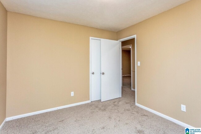 Building Photo - 506 Vardar Ln