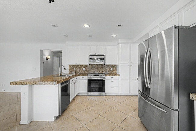 Building Photo - 1513 W Lark Dr