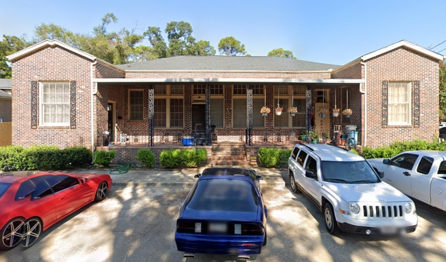 Primary Photo - 415 Lucille St