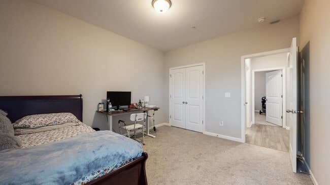 Building Photo - 317 Edgefield Ct