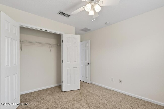 Building Photo - 411 Walnut Dr