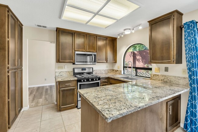 Building Photo - Charming 3BR House in Antelope