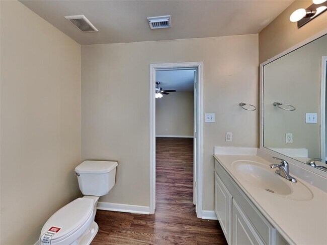 Building Photo - 28926 Village Creek Loop