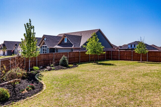 Building Photo - Stunning Corner Lot