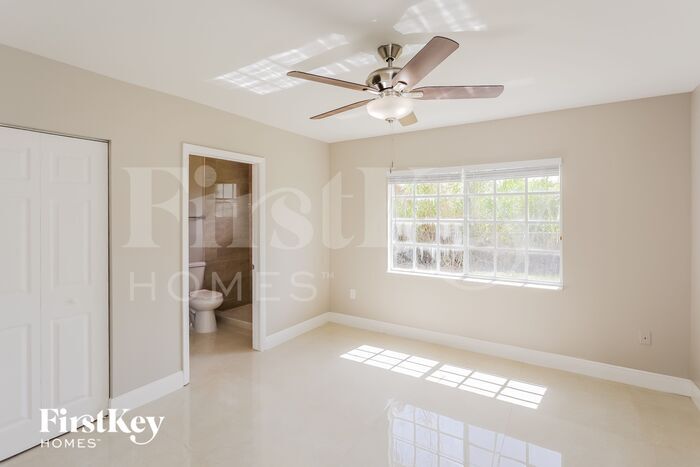 Building Photo - 16905 SW 106th Ct
