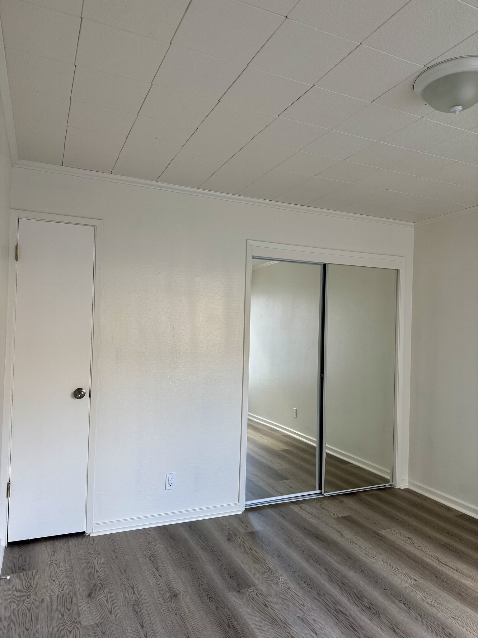 lot of bedroom closet space - 554 Monterey Blvd