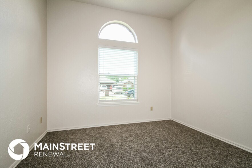 Building Photo - 8808 NW 85th Pl