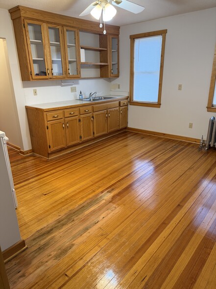 Building Photo - 56 Westwood Ave