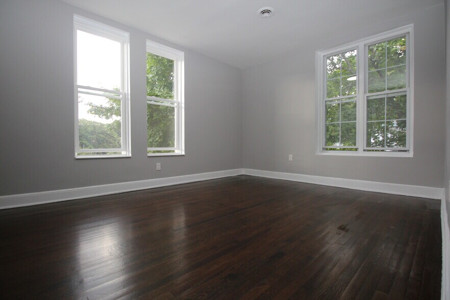 Building Photo - 17 Boswell Ave