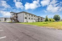 Building Photo - 2 Bedroom Unit was recently renovated. Live walking distance from the downtown square or steps fr...