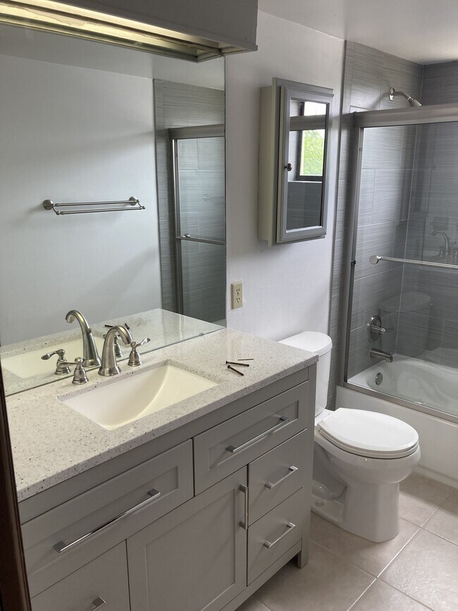 Building Photo - Indialantic Townhouse