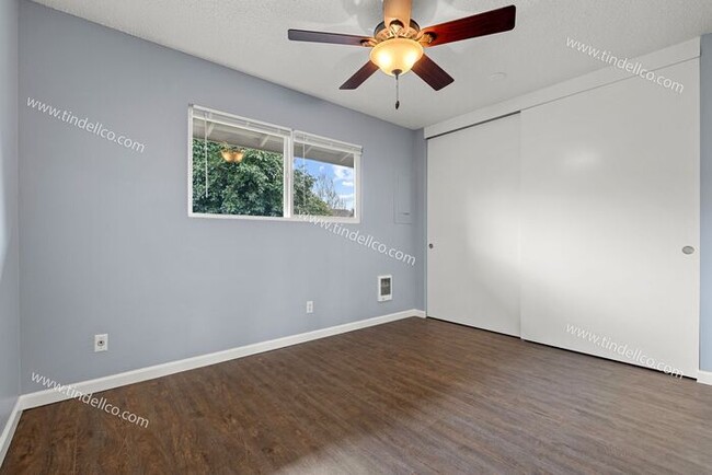 Building Photo - Cozy & Updated 2-Bedroom Duplex with Water...