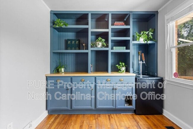 Building Photo - 1638 Academy St