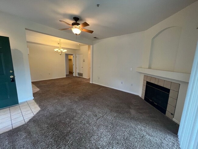 Building Photo - Great Condo with Garage in South Ft. Collins