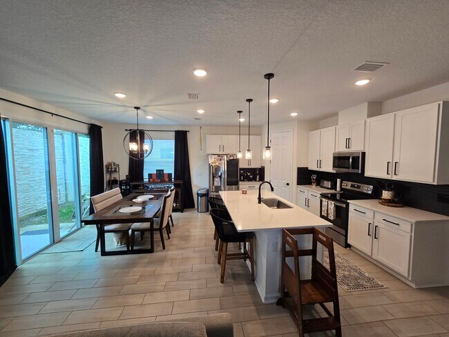 Building Photo - 7233 Mahogany Run Dr