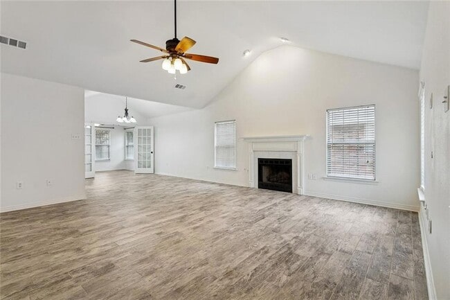 Building Photo - 405 Bon Temps Roule