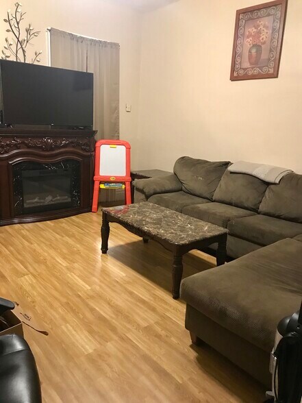 Building Photo - 422 W Dominick St