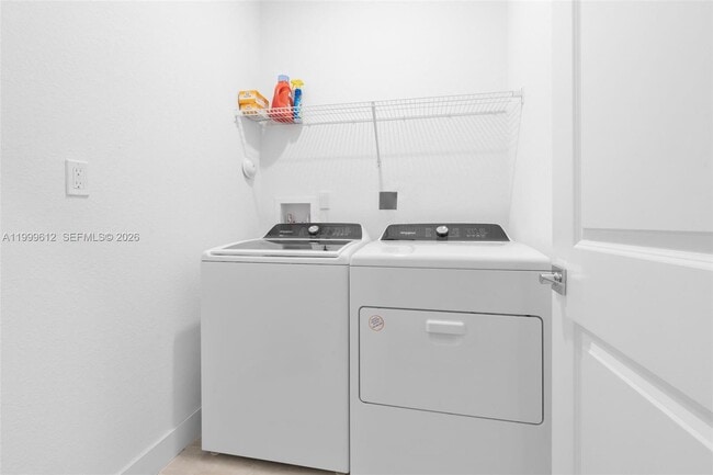 Building Photo - 110 SW 171st Wy