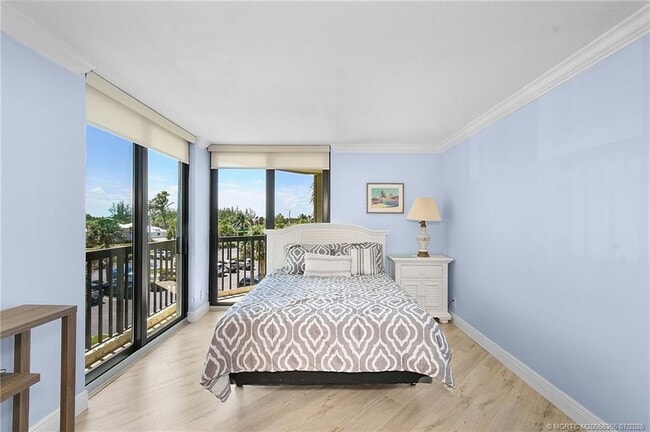 Building Photo - 9550 S Ocean Dr