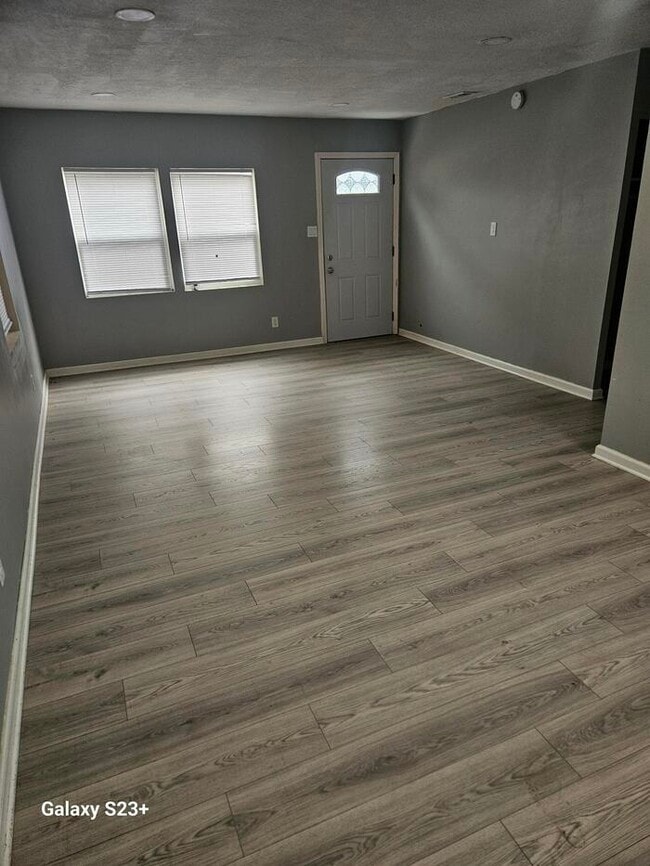 Building Photo - Newly rehabbed home