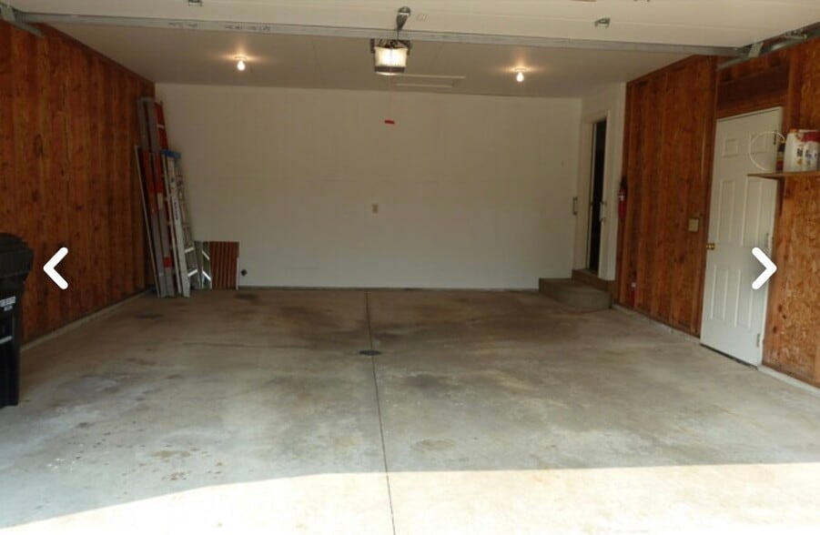 Attached 2 Car Garage - 3719 S Berryfield Ln