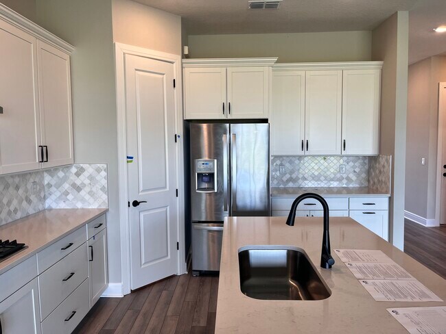 Building Photo - 13627 Ritta Island Dr