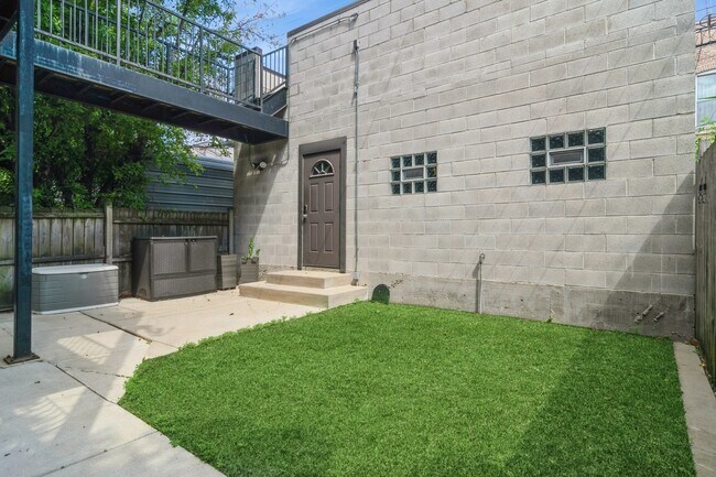 Building Photo - 1522 W Chestnut St