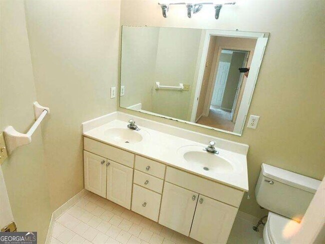Building Photo - 377 Fairbrook Cir