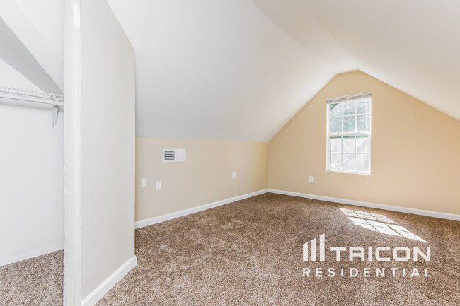 Building Photo - 2716 King Arthur Ct