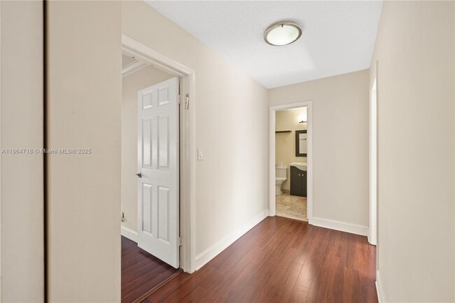 Building Photo - 1709 St Andrews Rd