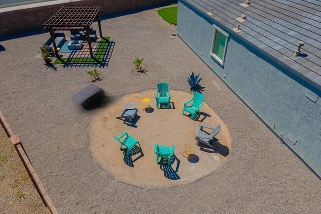 Building Photo - 2639 E Alida Trail