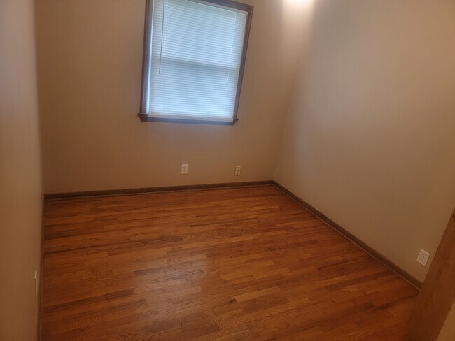 Building Photo - 4144 N 60th Ave