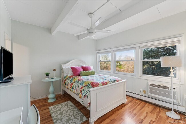 Building Photo - 35 Library Ave