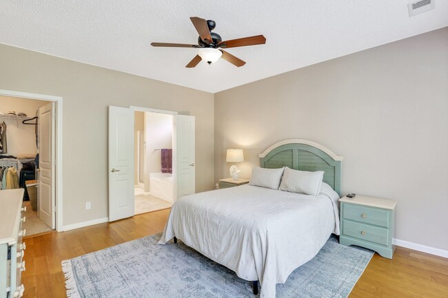 Building Photo - Stunning 2 bedroom, 2 bath in Bluffton