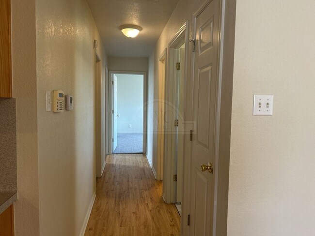 Building Photo - 914 McDaniel Cir