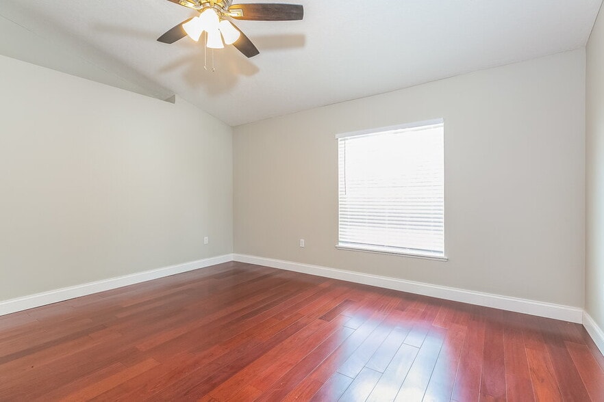 Building Photo - 588 Kilimanjaro Dr