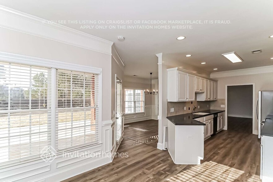 Building Photo - 17 Windermere Bend NW