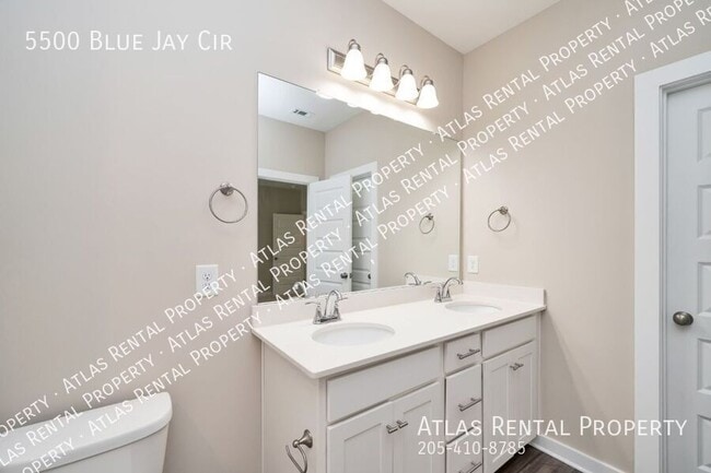 Building Photo - 5500 Blue Jay Cir