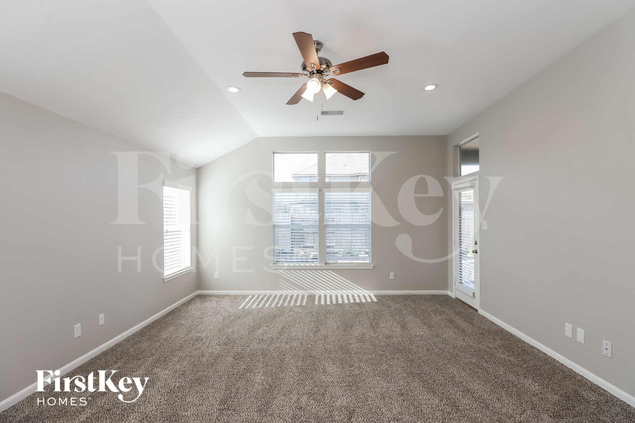 Building Photo - 6011 Little Grove Dr