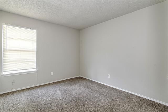 Building Photo - 844 NW Summercrest Blvd