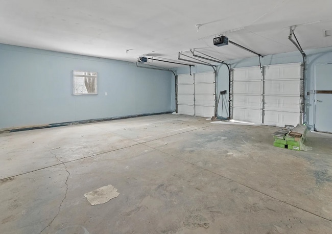 Building Photo - Welcome home to this beautiful 3-bedroom, 2-bathroom with Bonus room located Northeast Wichita.