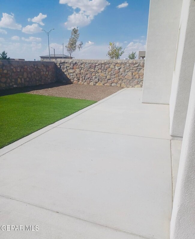 Building Photo - 249 Adamtowne Dr