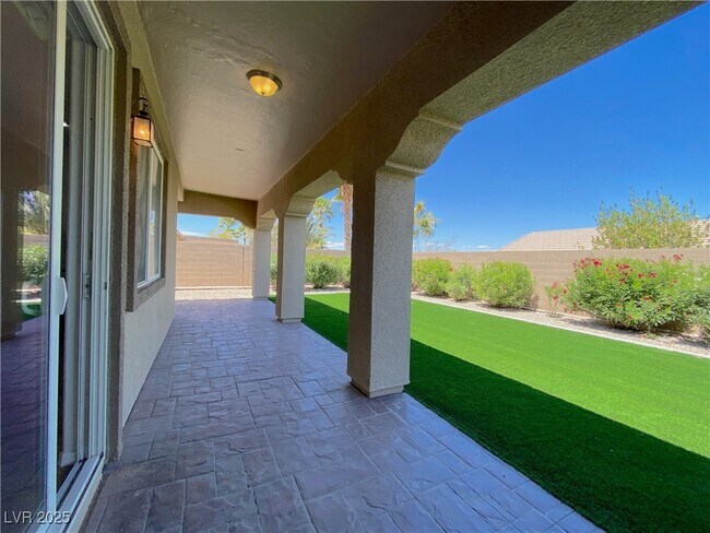 Building Photo - 2768 Kindeace Ave