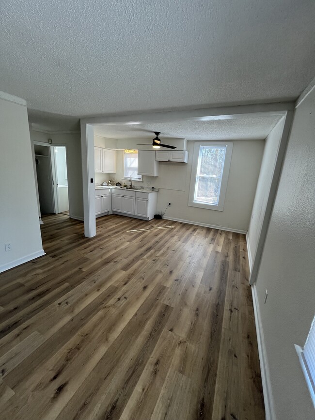 Building Photo - Outer Drive