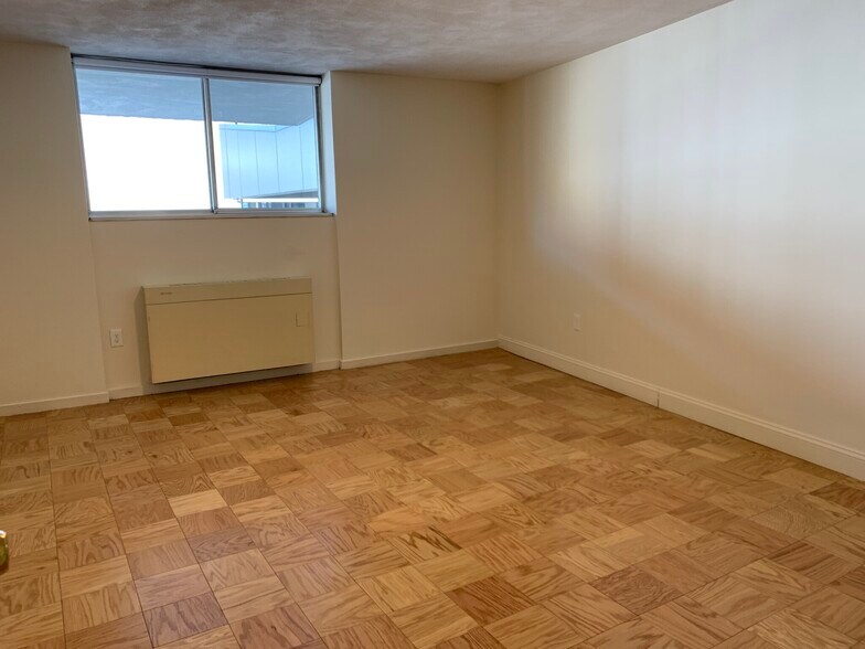 Building Photo - 101 Monmouth St