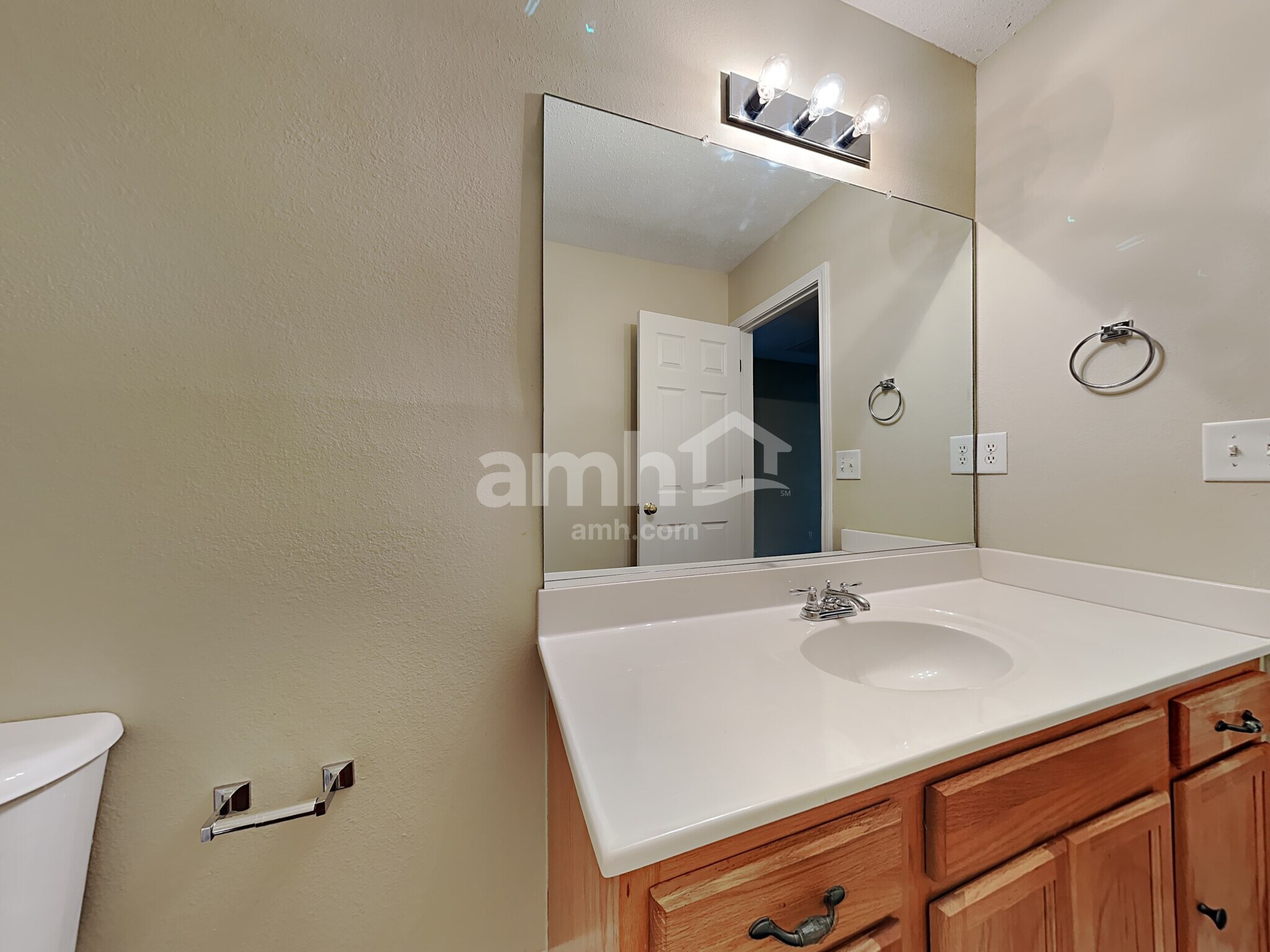 Building Photo - 3345 Wiliton Way