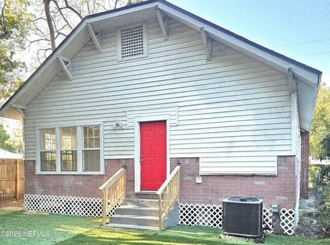 Building Photo - 2517 Orion St
